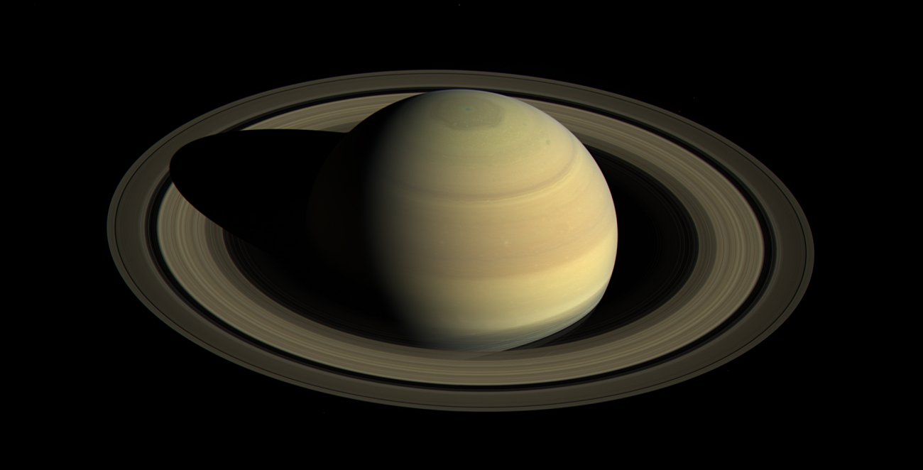 Saturn traci pierścienie