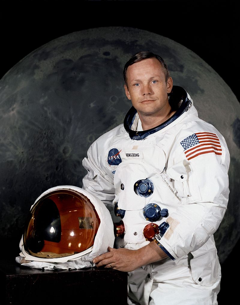 800px neil armstrong pose