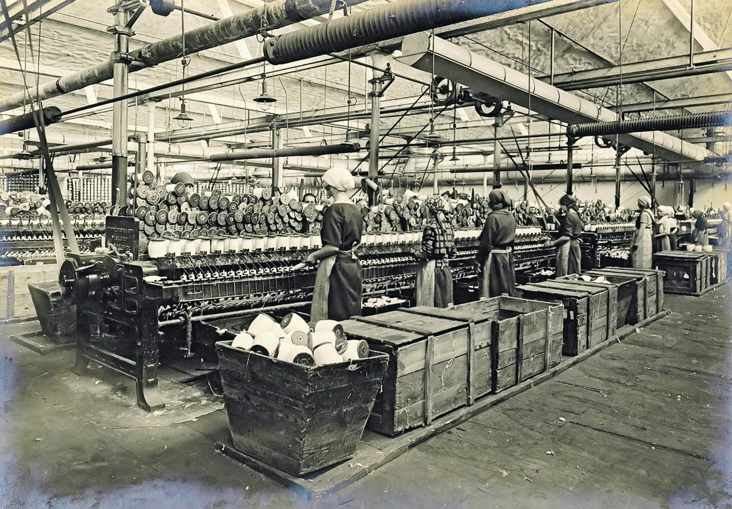 Włókniarki w fabryce w Łodzi | fot. domena publiczna