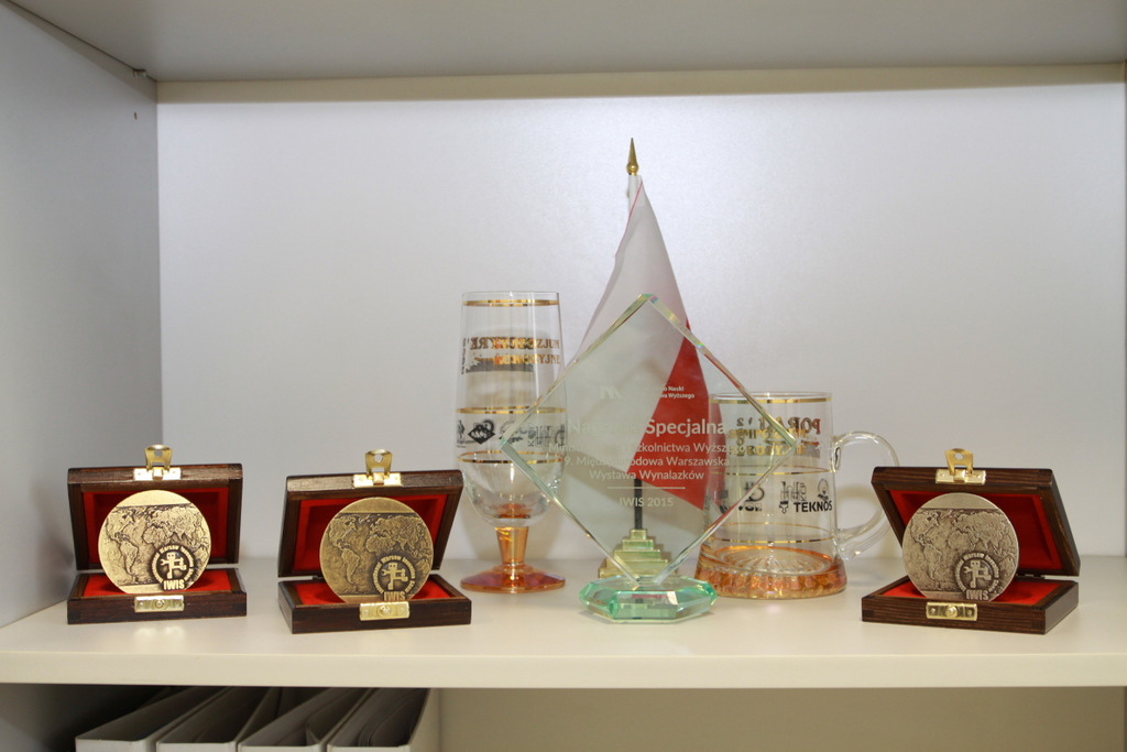 Medale zdobyte przez Instytytu Nauk o Materiałach UŚ. Fot. Uniwersytet Śląski