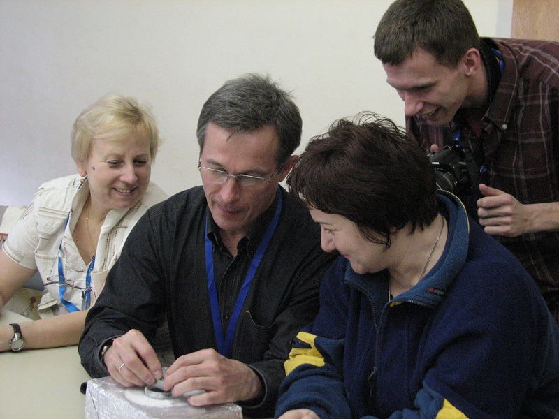 Popularyzacja nauki w świecie wielkich urządzeń badawczych