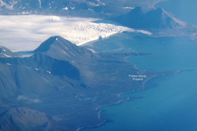 stacja hornsund jjania samolot